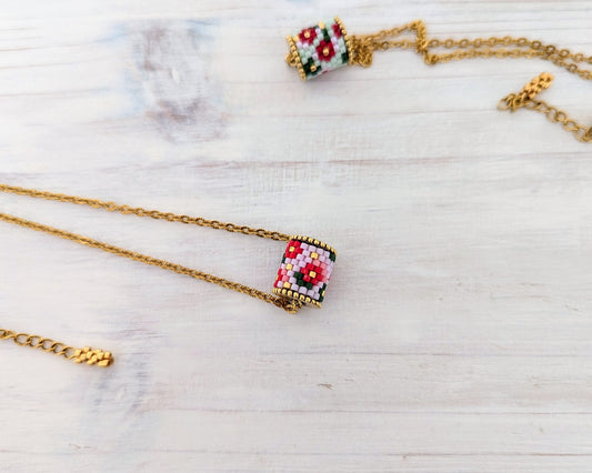 Channel Necklace Floral